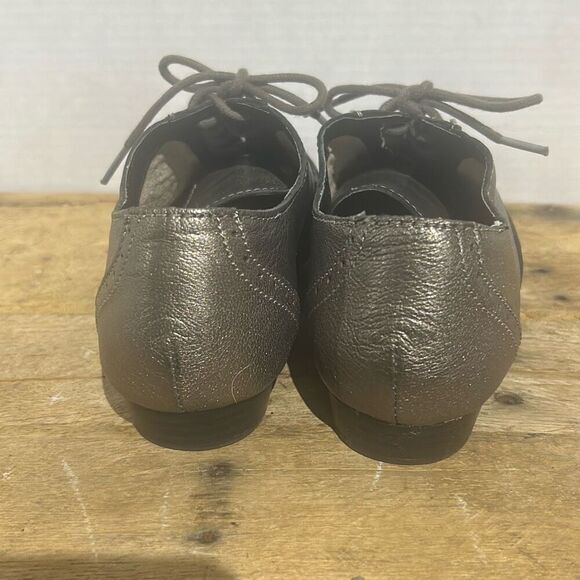 G.H Bass & Co Hilary metallic leather wingtip Oxford shoes Low Heel shimmer si - Picture 3 of 8